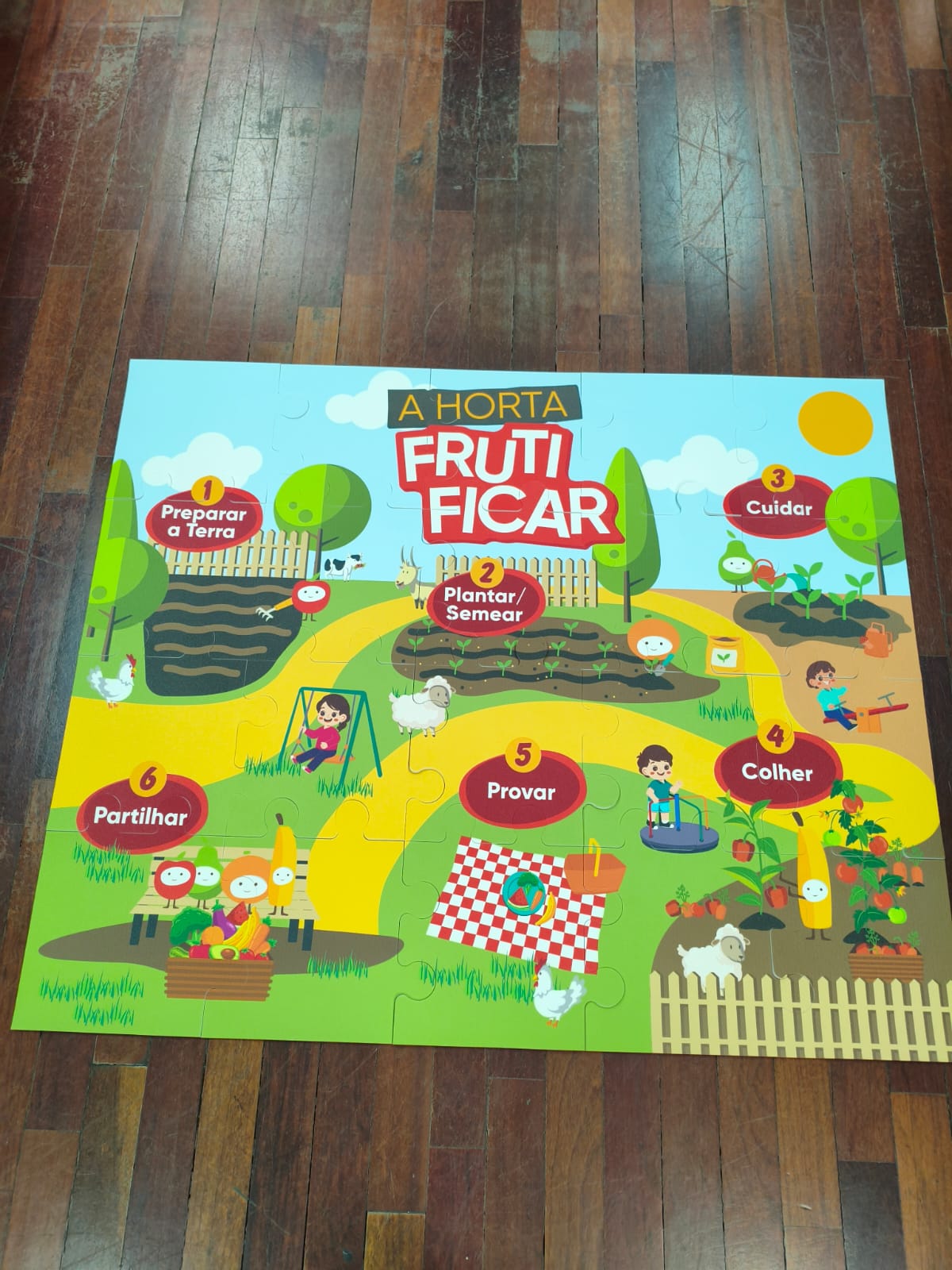 Na primeira fase do projeto é apresentada a história “O dia em que a fruta desapareceu”