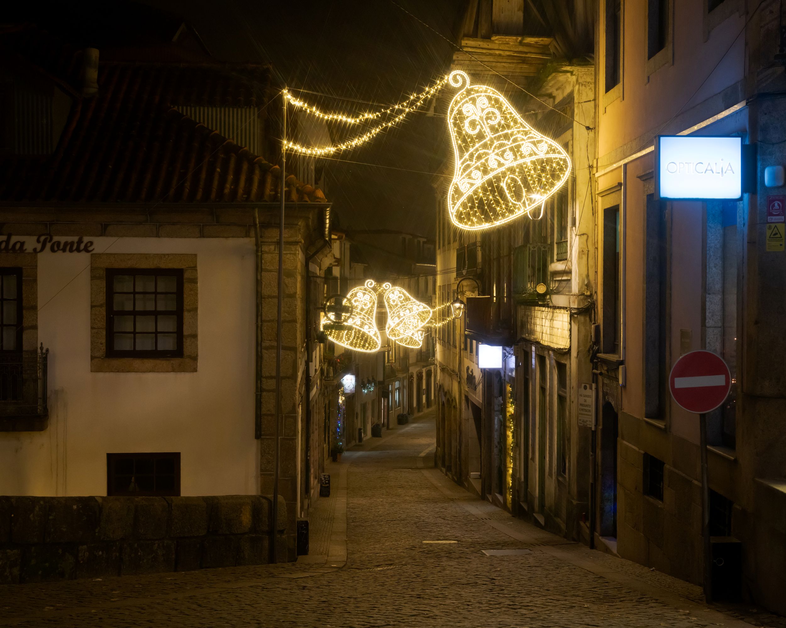 Iluminação nas ruas do centro histórico